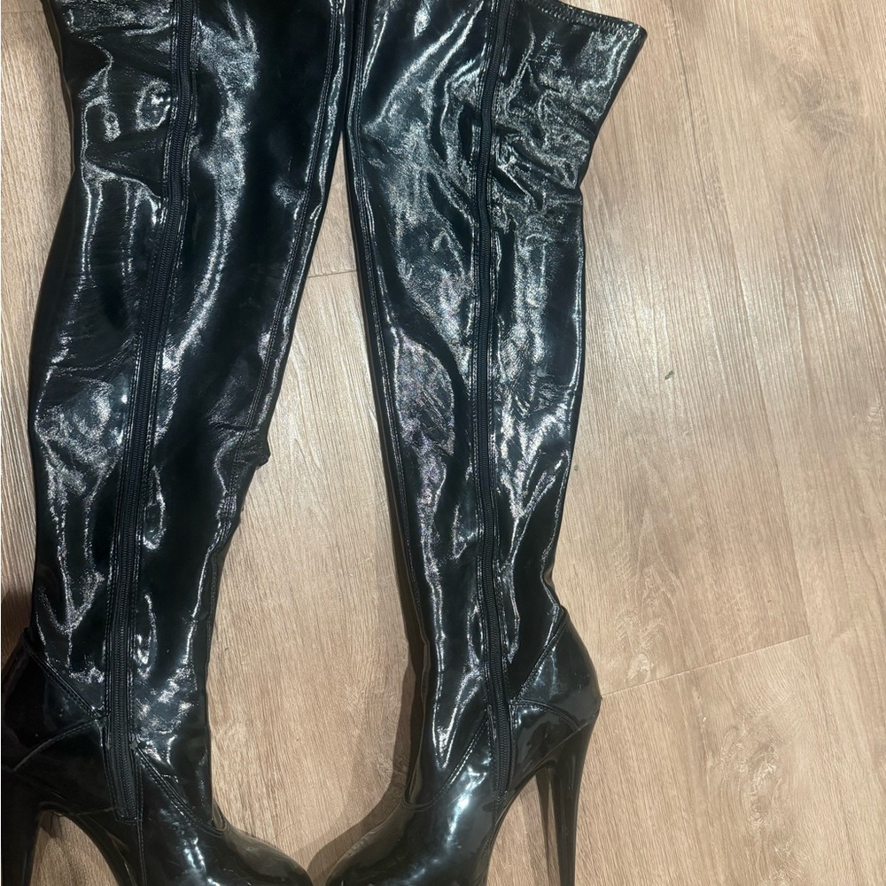 Sleek Black Stiletto Over-the-Knee Boots